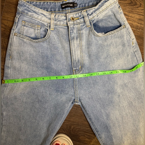 PrettyLittleThing light blue wash long leg jeans with raw hem- size 6 - Picture 10 of 10